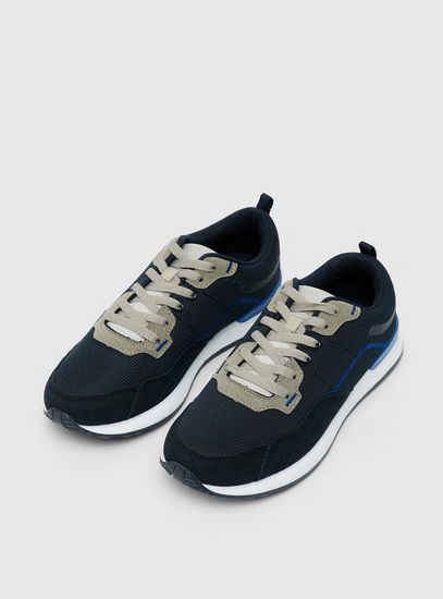 Textured Sport Shoes with Lace-Up Closure