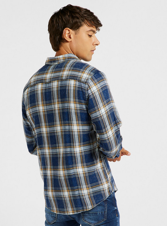 Checked Shirt with Long Sleeves and Button-Up Closure