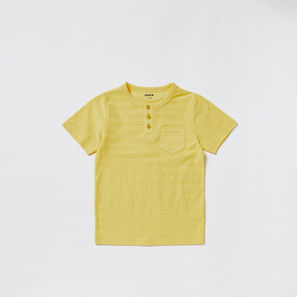Textured Henley Neck T-shirt with Short Sleeves and Chest Pocket