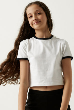 Solid Crop T-shirt with Round Neck and Short Sleeves