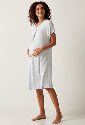 Star Print Maternity Sleepshirt with V-neck and Short Sleeves