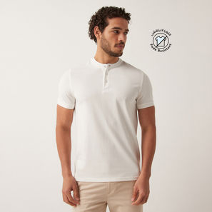 Solid Mandarin Neck Polo T-shirt with Short Sleeves