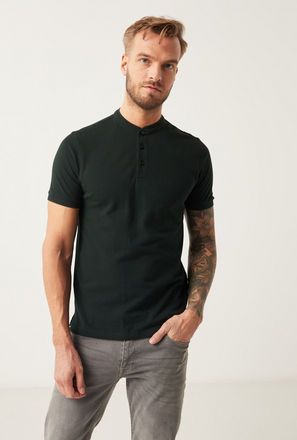 Solid Mandarin Collar Polo T-shirt with Short Sleeves