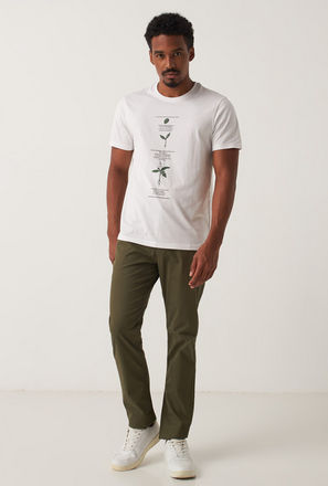 Solid Slim Fit Chinos with Pockets and Button Closure