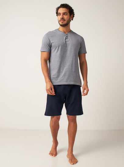 Plain Shorts with Drawstring Closure and Pockets