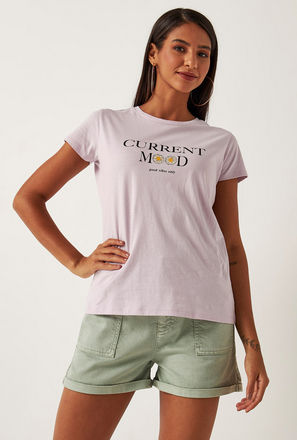 Slogan Print T-shirt with Short Sleeves and Crew Neck
