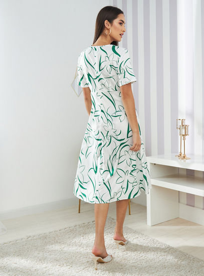 Printed V-neck Dress with Short Sleeves and Knot Detail