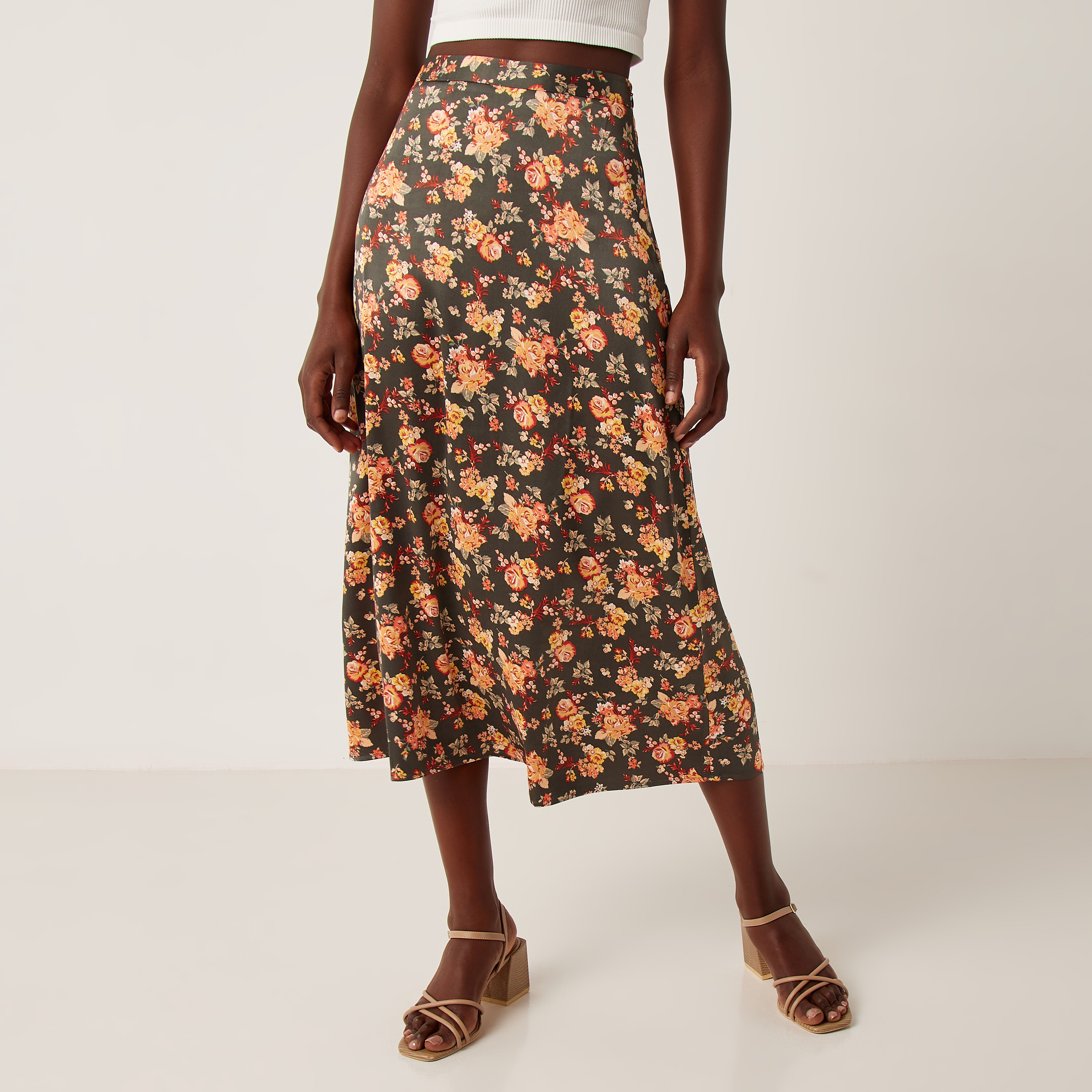 【新品・未開封・タグ付き】sahara Satin Skirt 新品未使用タグ付き】ZARA サテンスカート xs - メルカリ