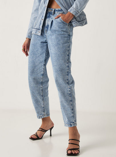 Solid Denim Jeans with Button Closure and Pockets