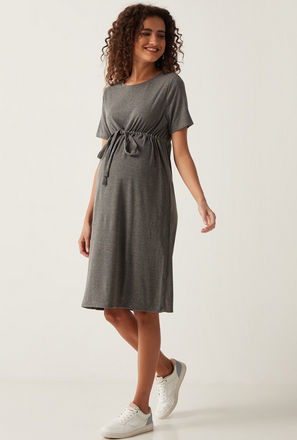 Textured Round Neck Maternity Dress with Short Sleeves and Tie-Ups