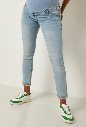 Solid Denim Jeans with Belt Loops and Button Detail
