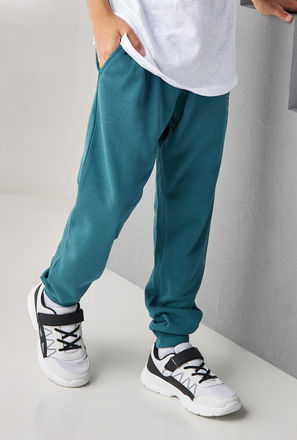 Plain Joggers with Pockets-mxkids-boyseighttosixteenyrs-clothing-bottoms-joggers-1