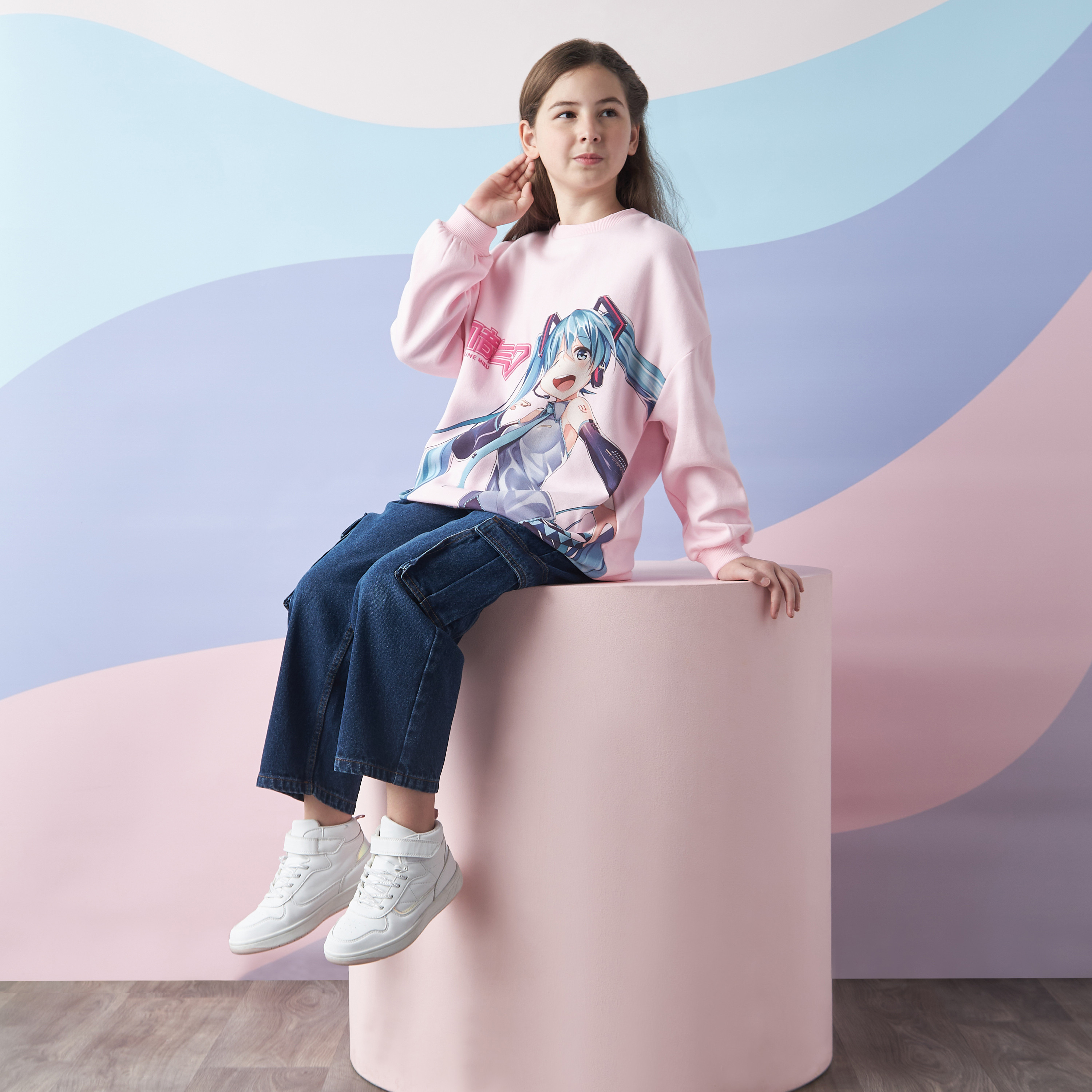 Shop Hatsune Miku Graphic Print Oversize Sweatshirt Online