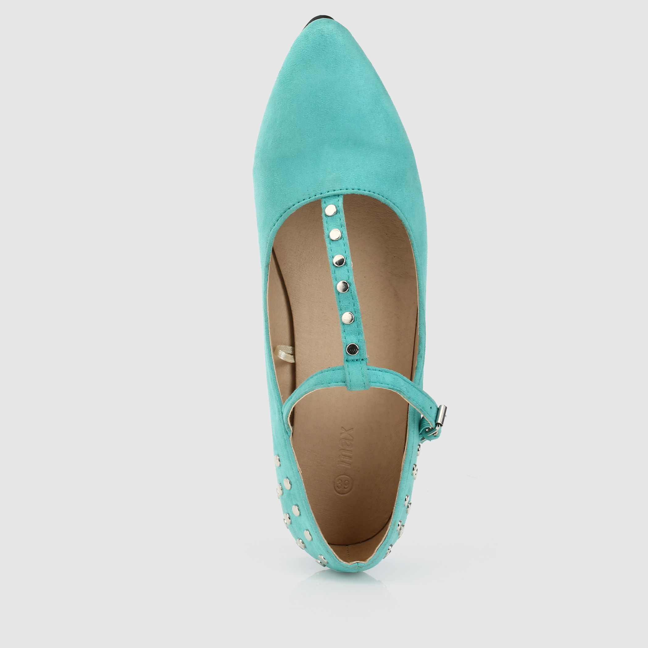 Are pointed toe hot sale flats in style 219