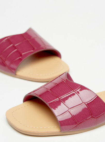 Shop Animal Textured Slip-On Sandals Online | Max UAE Shop Animal Textured Slip-On Sandals Online | Max UAE