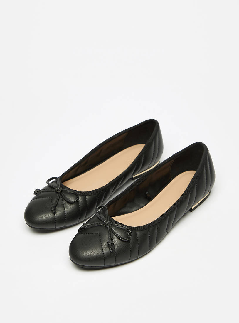 حذاء باليرينا مبطّن بفيونكة-الأحذية الباليرينا-image-1