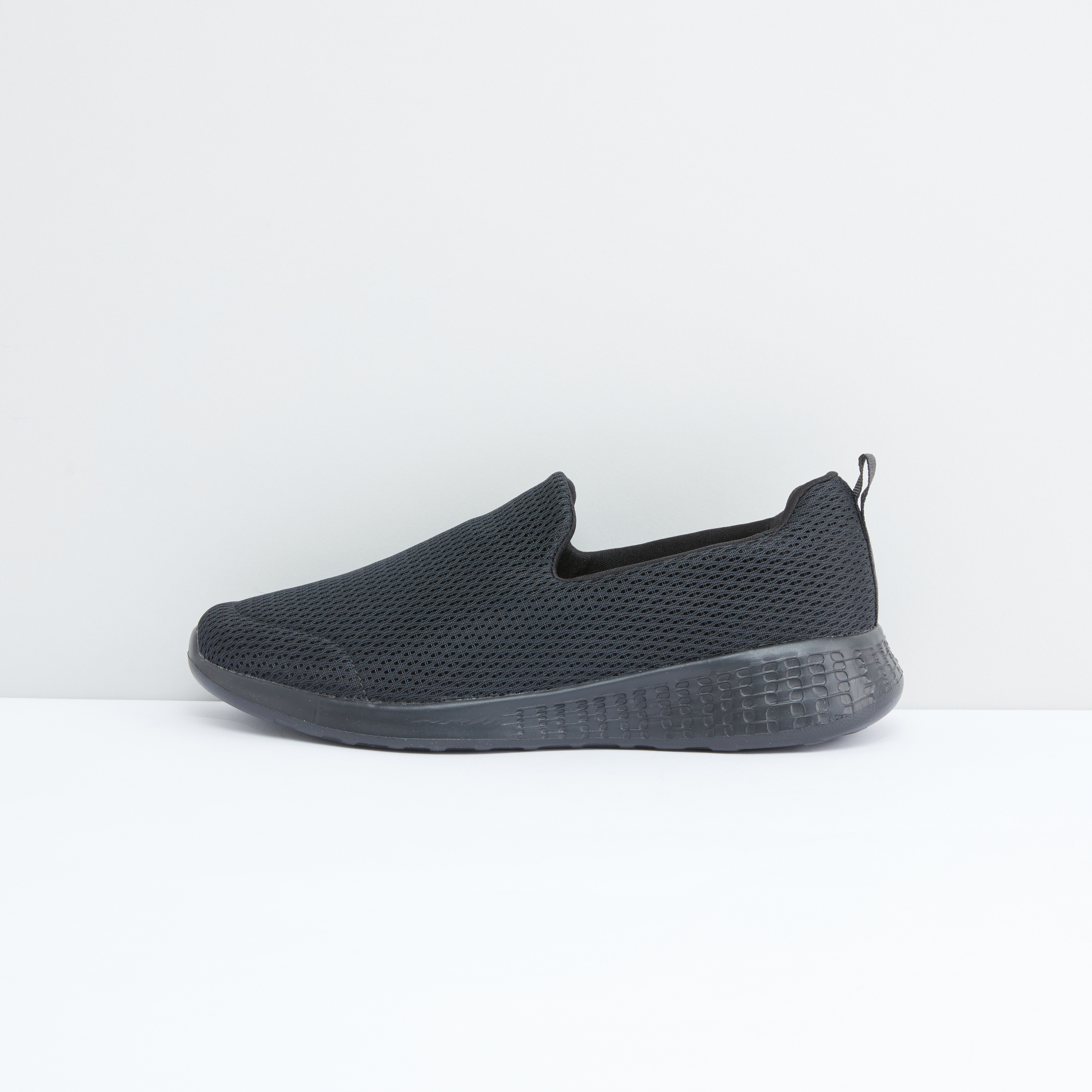 Slip on sports deals shoes