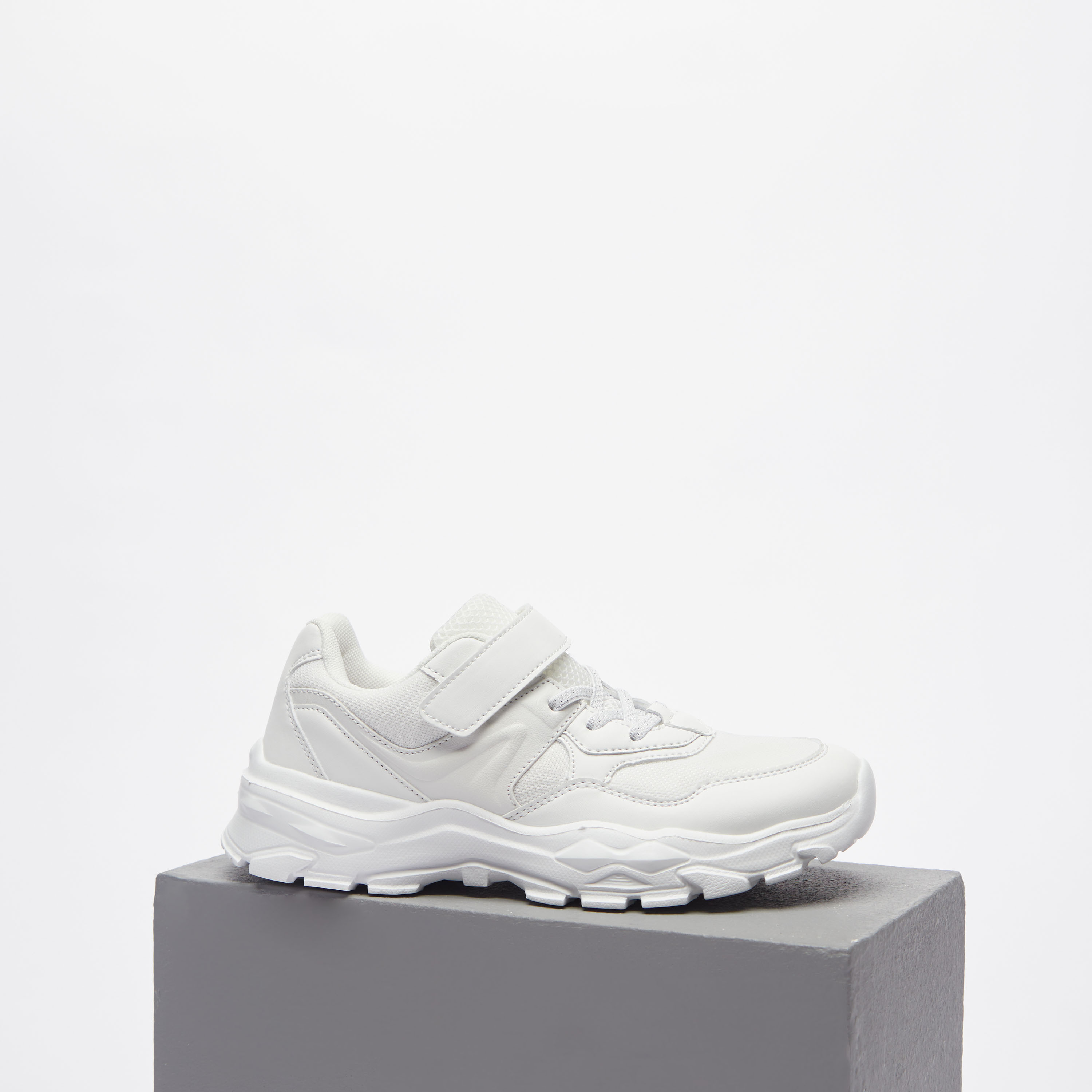 Plain white sales sports shoes