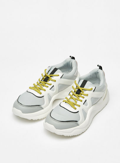 حذاء سنيكرز بكاحل منخفض برباط إغلاق وقوالب ملونة-الأحذية السنيكرز-image-1