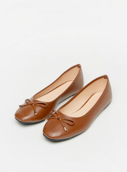 Solid Round Toe Ballerina Shoes with Bow Detail