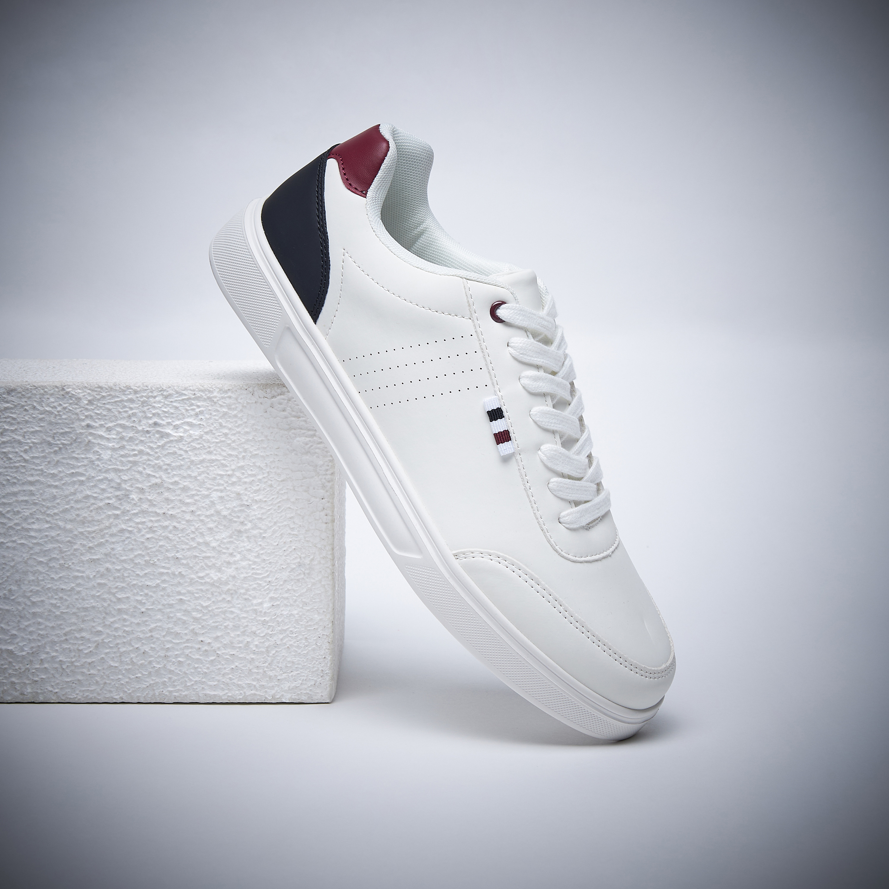 Max fashion cheap white shoes