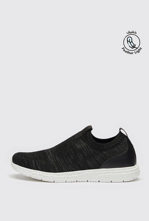 Textured Feather Light Slip-On Sports Shoes