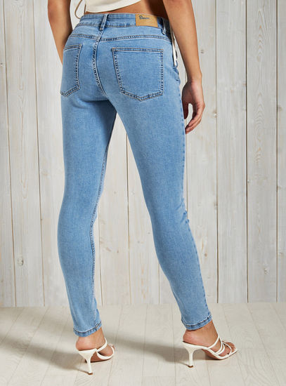 Skinny Fit Mid-Rise Jeans with Pocket Detail