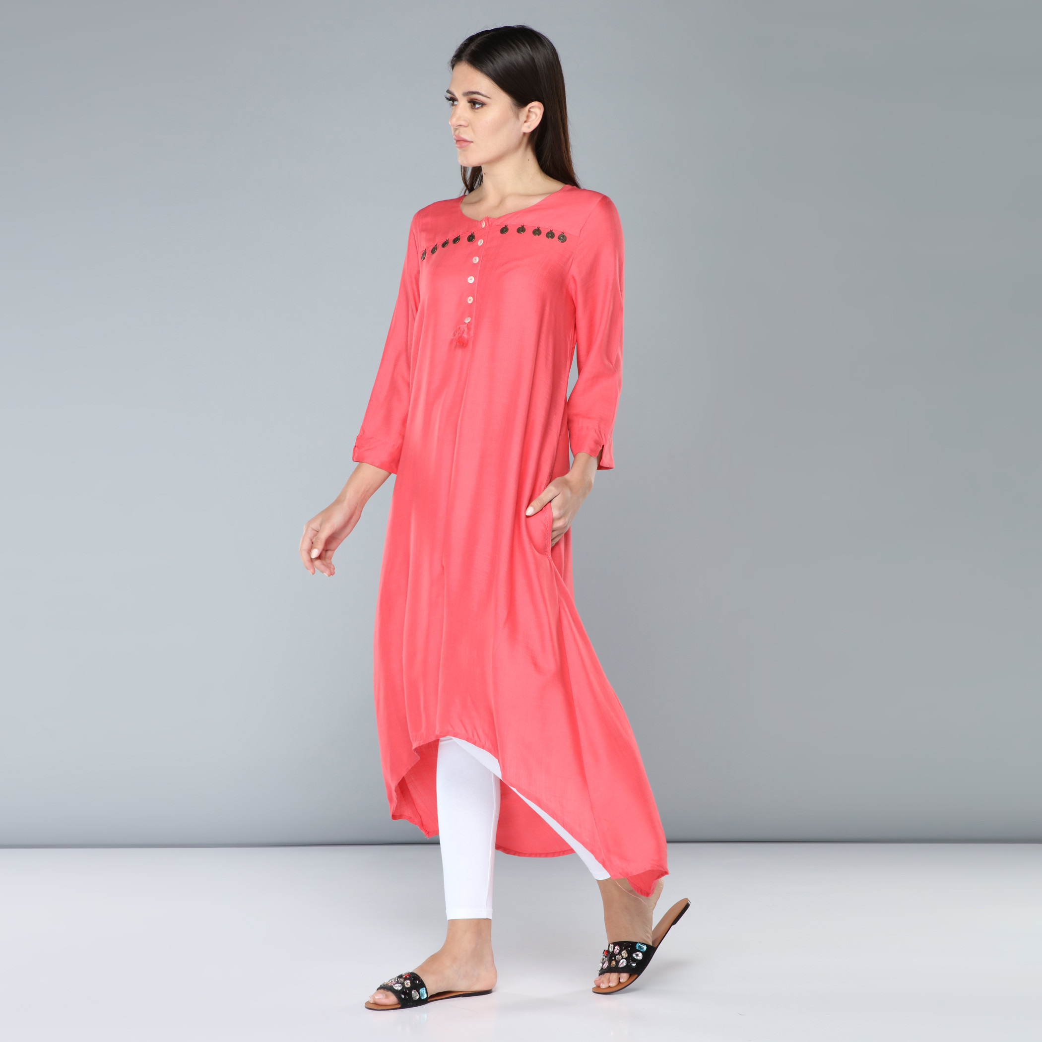 Shop Embellished Indo Ethnic Kurti with Asymmetric Hem Online Max Bahrain