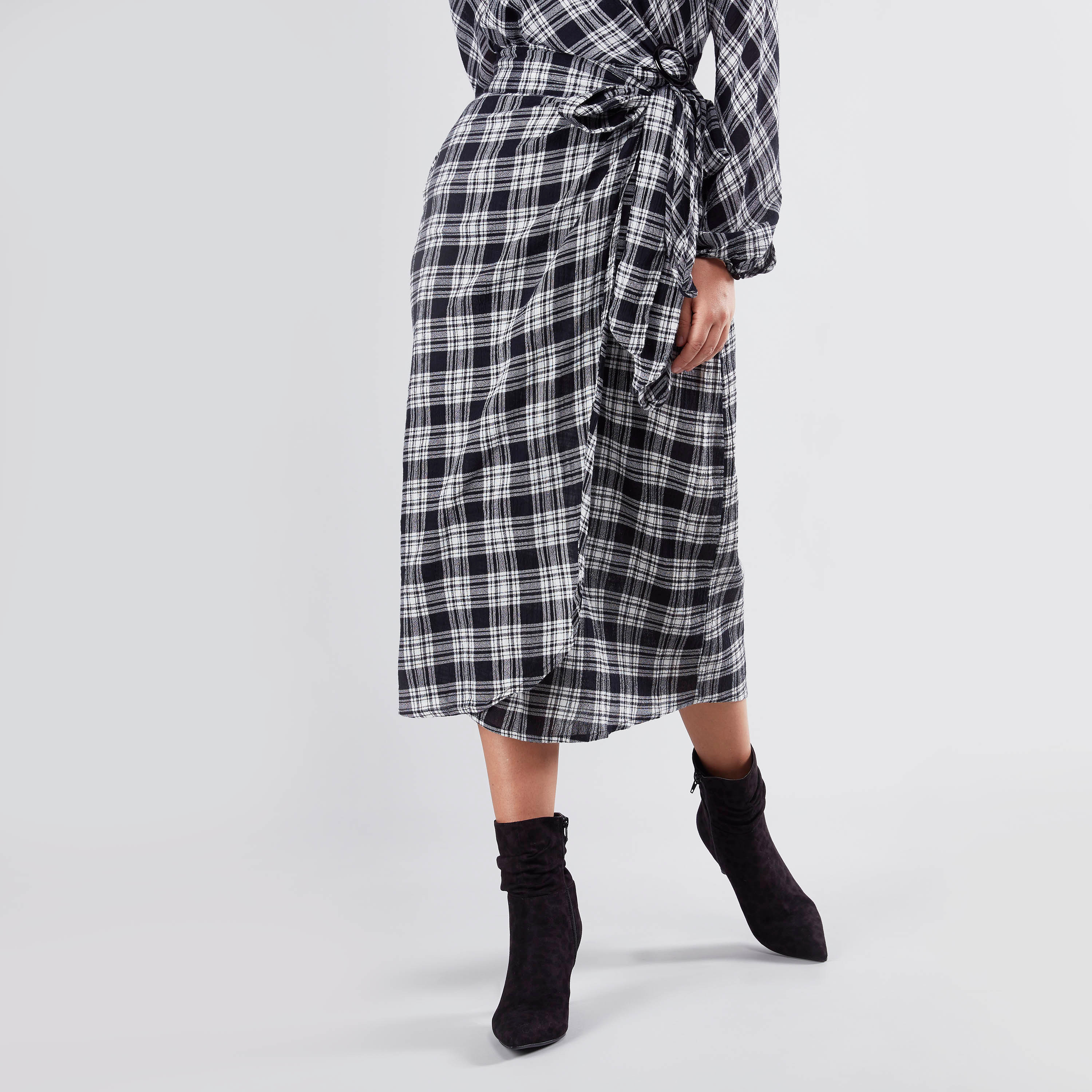 Gingham print outlet wrap knotted skirt