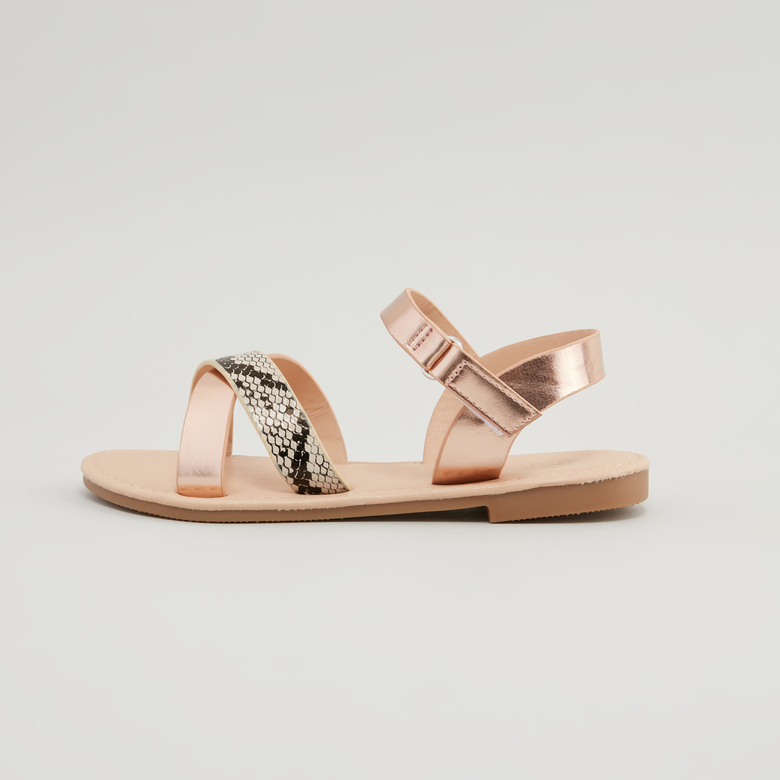 Kids on sale flat sandals