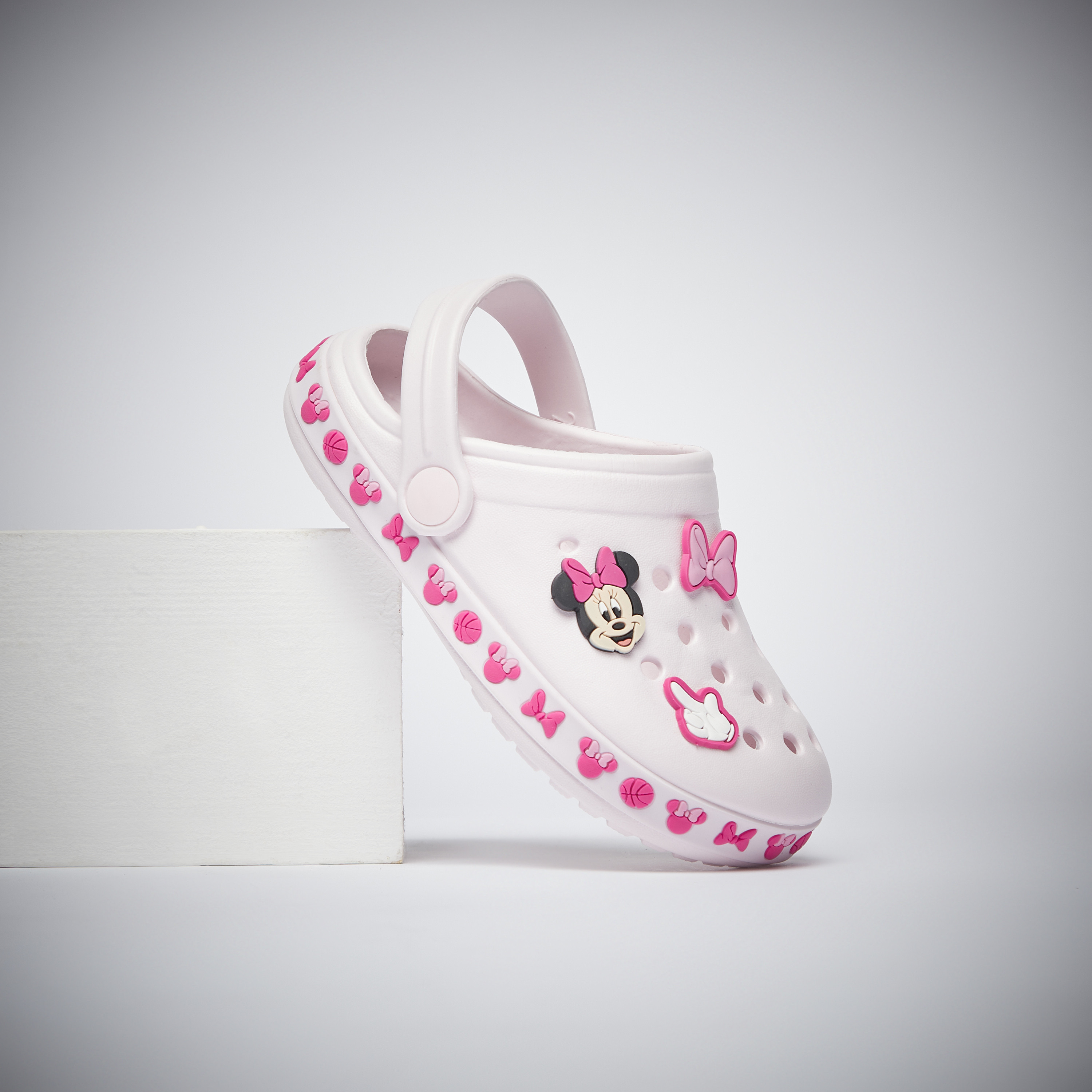 Minnie on sale mouse clogs