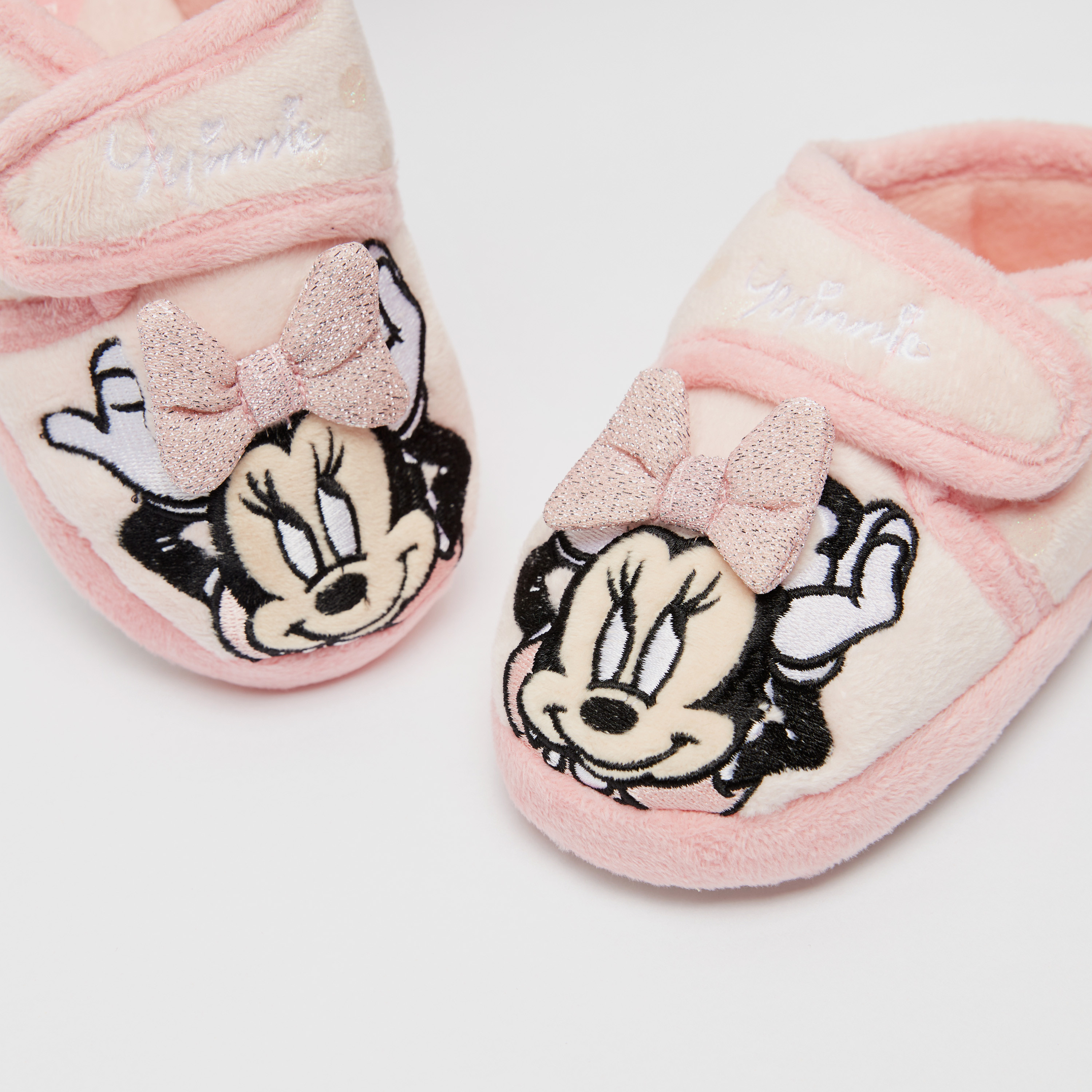 Baby girl discount minnie mouse slippers