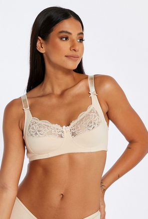 Lace Detailed Bra with Hook and Eye Closure