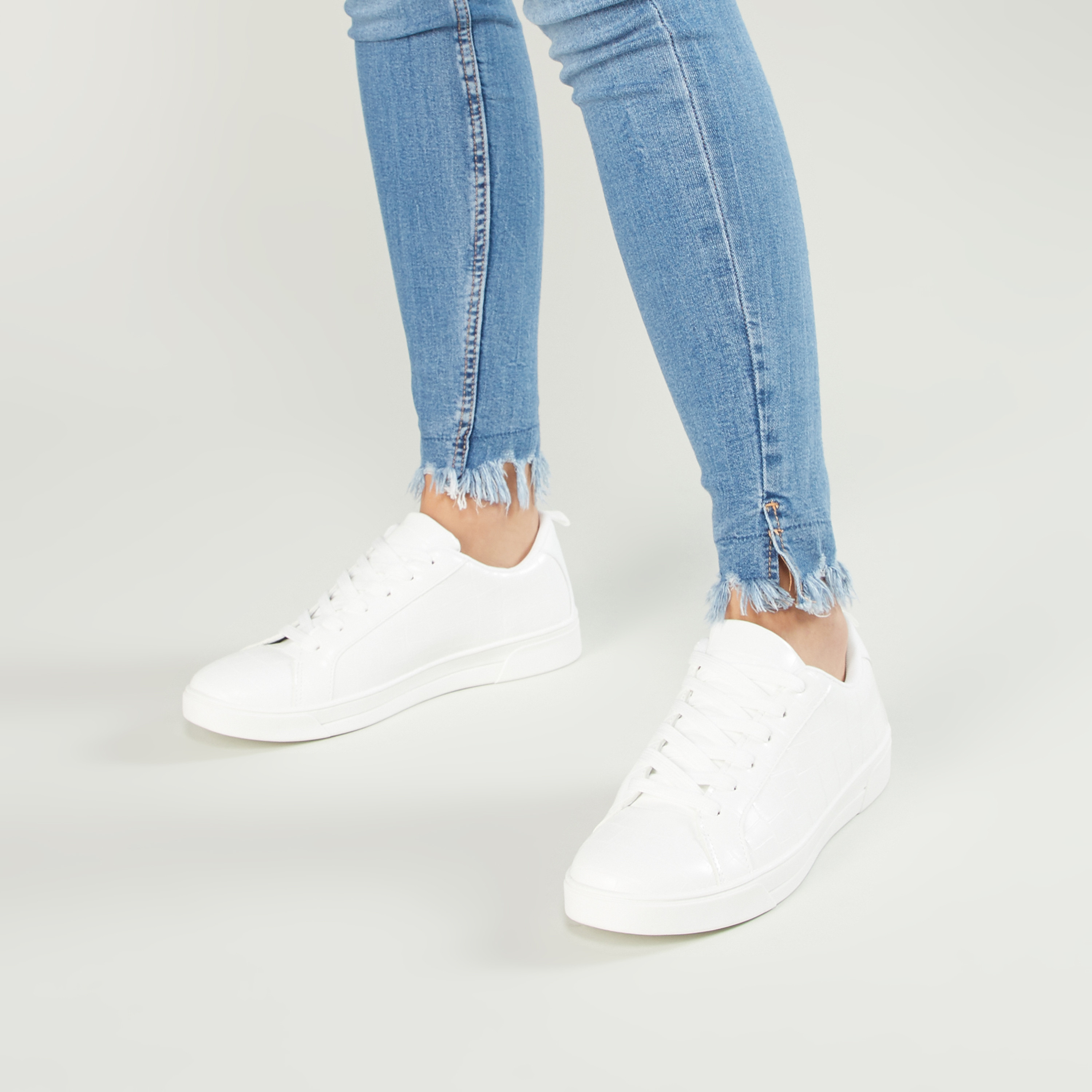 Max shoes white best sale