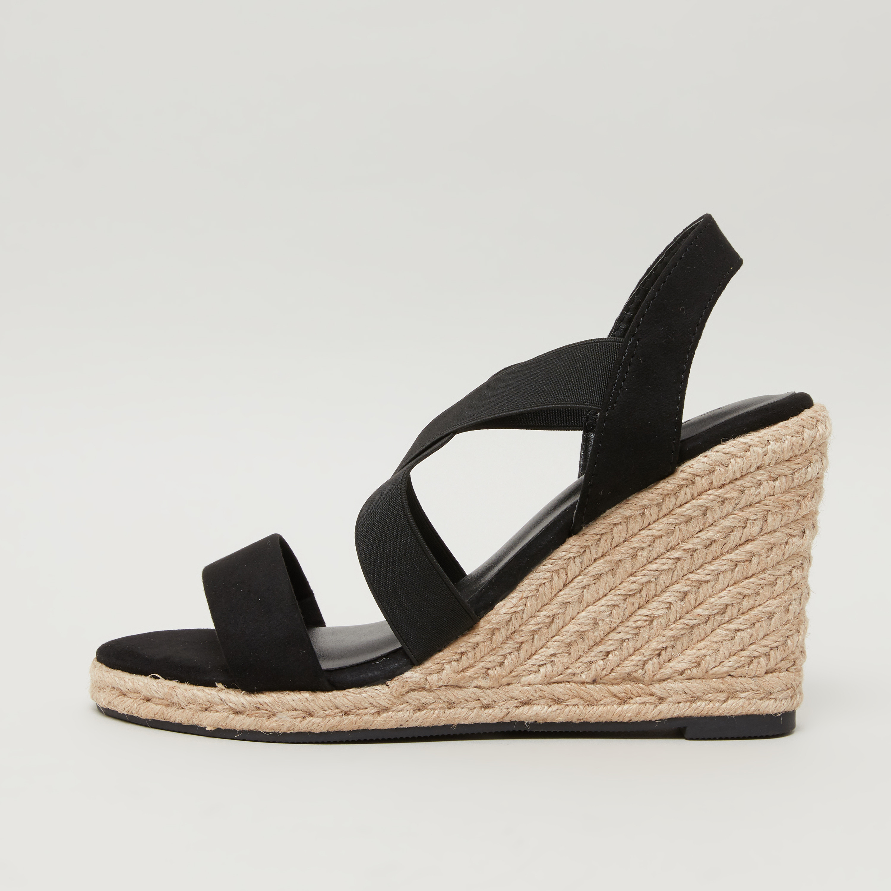 Cross strap outlet wedge