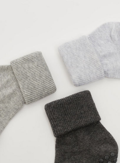 Pack of 3 - Textured Ankle Length Socks with Cuffed Hem