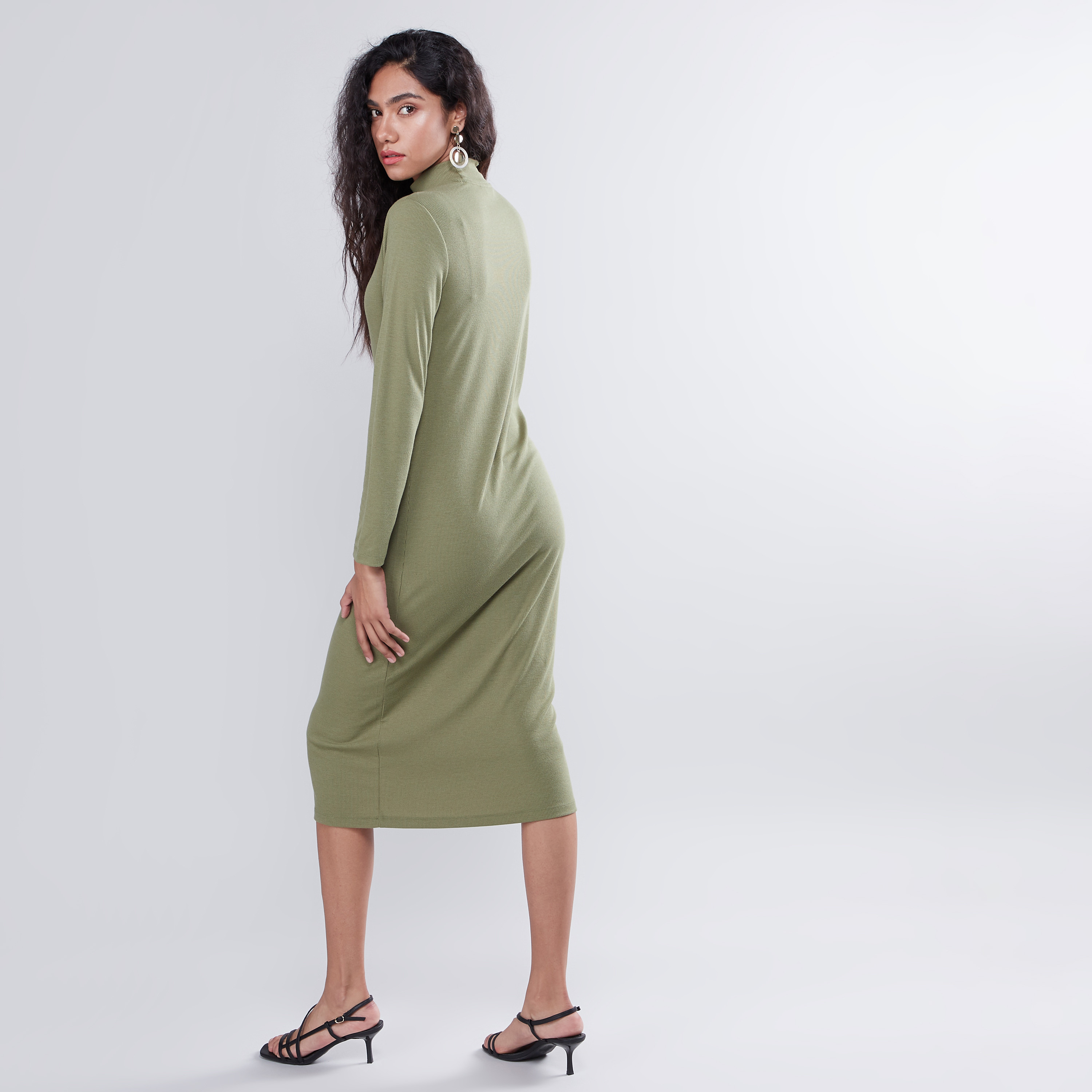 Shift midi outlet dress with sleeves