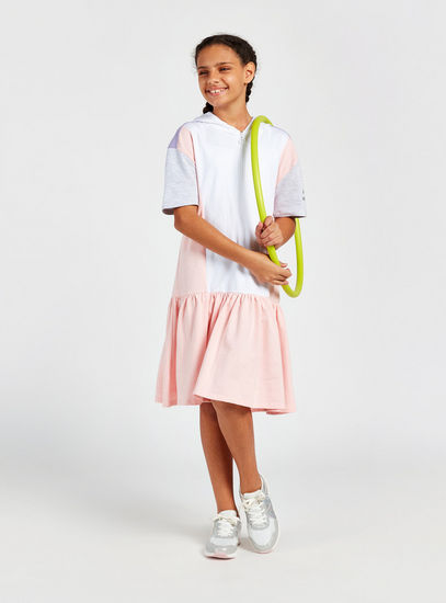 Colourblock Tiered Dress with Hood and Short Sleeves