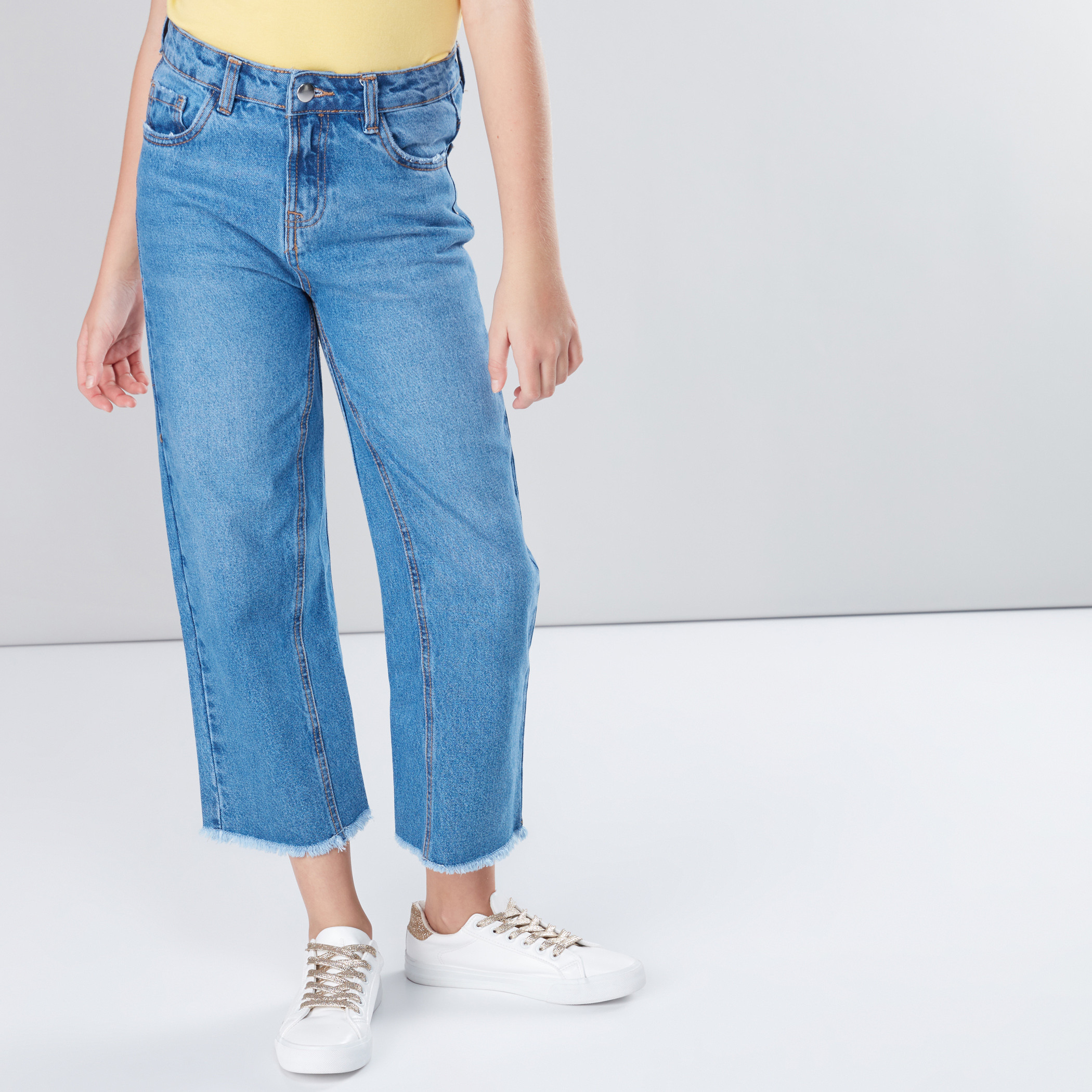 Frayed Hem Denim Culottes (LIGHT BLUE), Women's Fashion, Bottoms, Jeans &  Leggings on Carousell