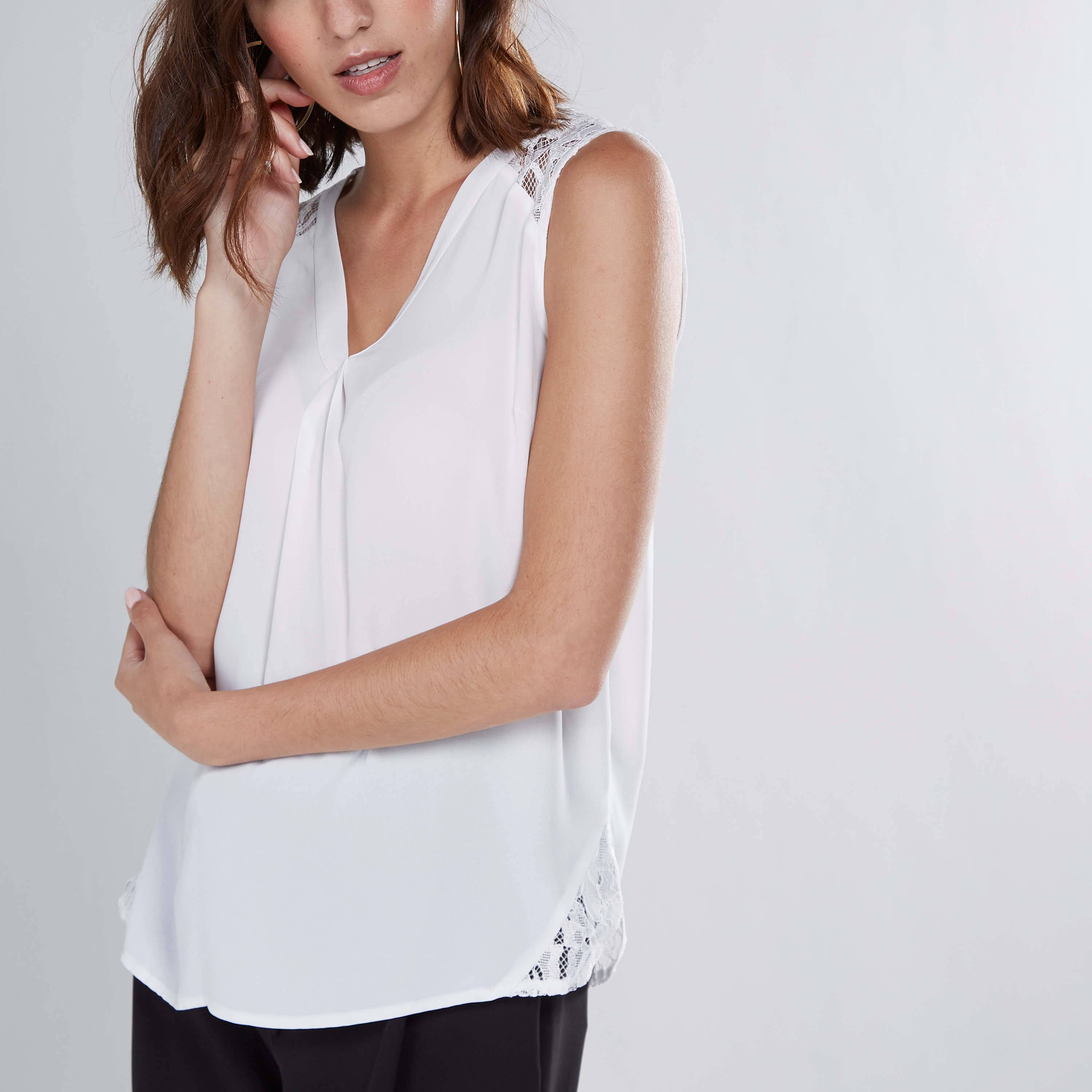 Sleeveless tops store for ladies