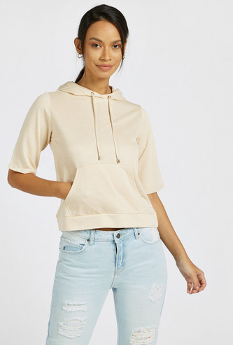 Solid Cropped Hooded Sweatshirt with Short Sleeves and Pockets