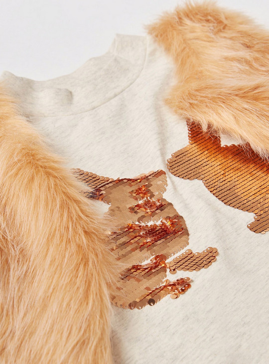 Set of 2 - Sequin Detail T-shirt with Plush Gilet Jacket