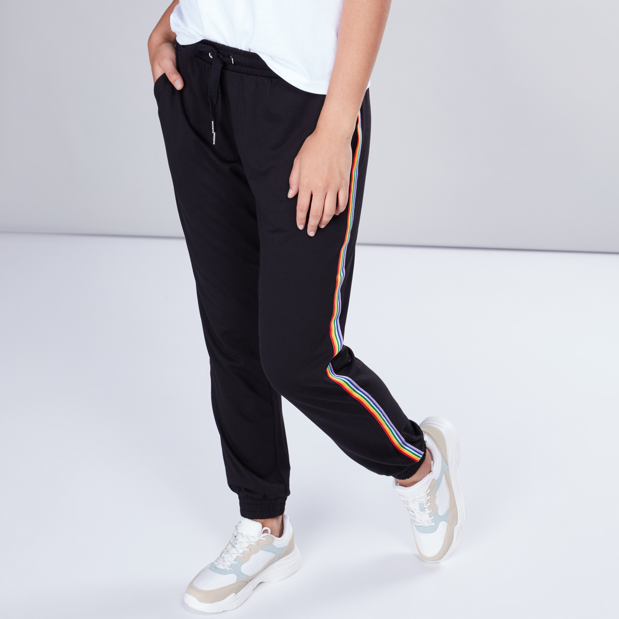 Nike side tape on sale joggers