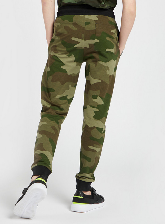 Camouflage Print Full Length Joggers with Drawstring Closure