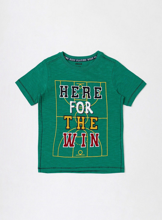 Slogan Print T-shirt with Round Neck and Short Sleeves