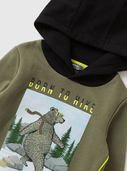 Bear Print Hooded Sweatshirt with Long Sleeves