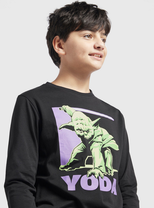 Yoda Print T-shirt with Round Neck and Long Sleeves