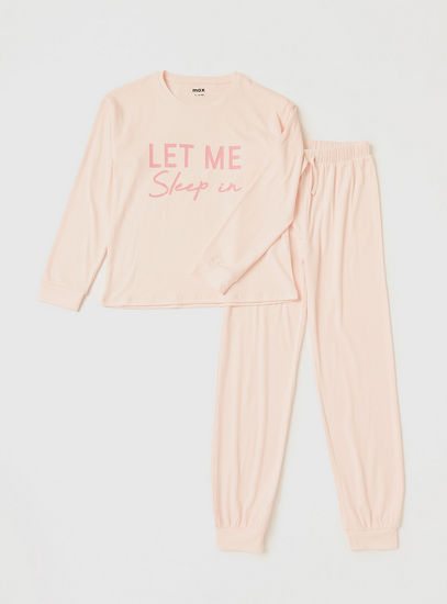 Text Print T-shirt and Solid Pyjamas Set