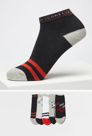 جوارب بطول الكاحل وطبعات كرة قدم - عبوة من 5-mxkids-boystwotoeightyrs-shoes-socks-2